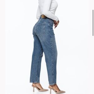 NWT - H&M Curvy Fit Mom Ultra High Ankle Jeans. Size 8.